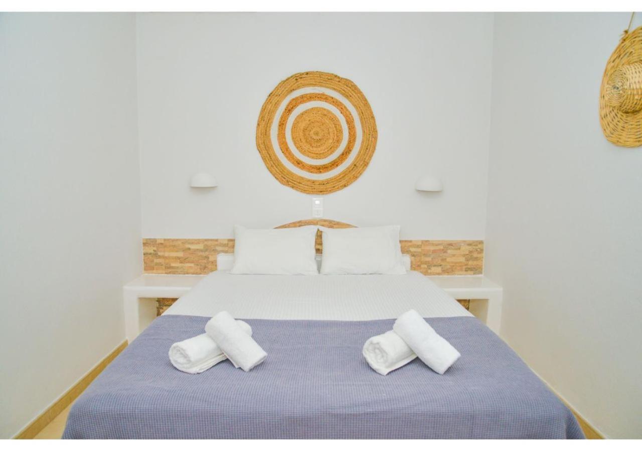 Avgerinos Deluxe Rooms Paliochori Exterior photo